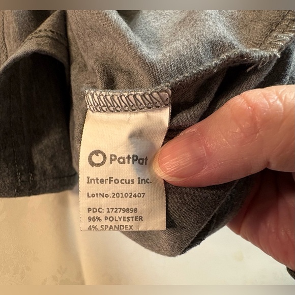 EUC/NWOT Bundle: 2-Pr 8 Slim Urban Pipeline Jeans, 1 Christmas & 1 Spider-Man T - Picture 10 of 16